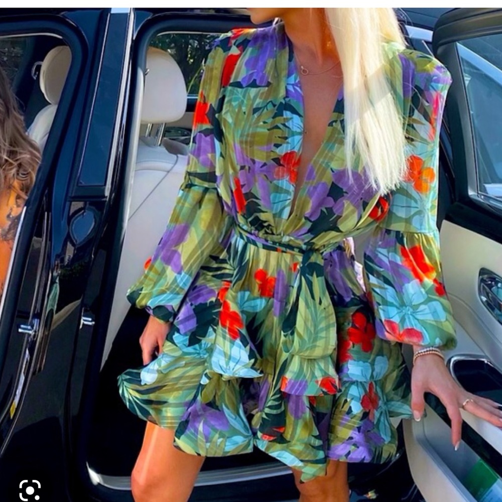 Bronx and Banco tropical ruffle mini dress 💕